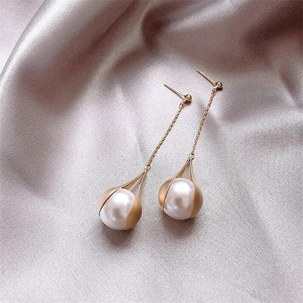 Aurora Pearl Drop Earrings | Sculpted Gold Frame