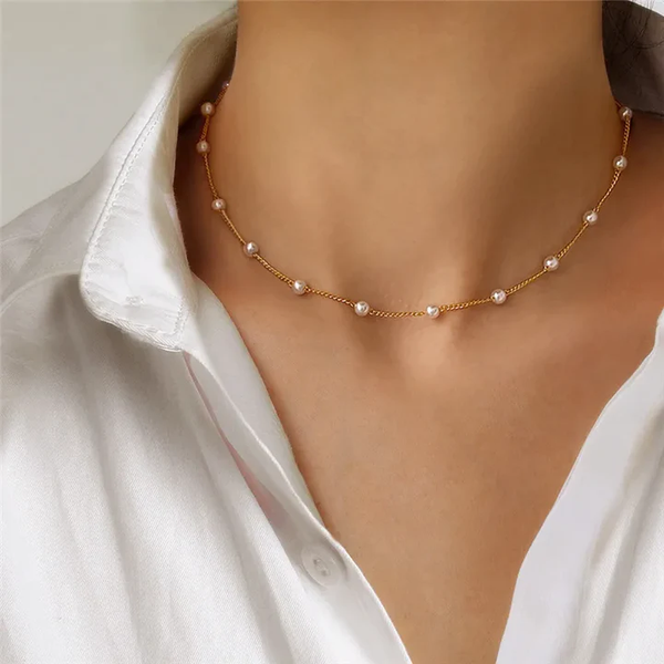 Aurora Mini Pearl Choker Necklace | Adjustable | Heart Motif | MONTAVIEL
